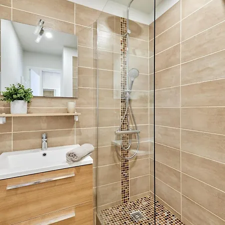 L'intemporel - Proche - Centre-ville Кабур